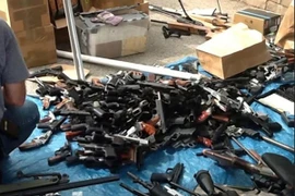 Cả kho vũ khí trong nhà người chết