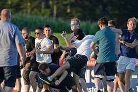 Hooligan Đức gây náo loạn trên đất Áo