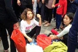 Xử lý hành chính 3 người liên quan vụ xô xát với cụ bà ở chùa Hương