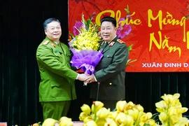 Đẩy mạnh cải cách hành chính