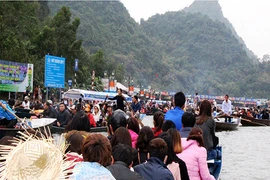 Trước ngày khai hội chùa Hương