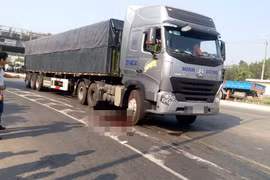 Người đàn ông bị xe rơ - moóc cán tử vong