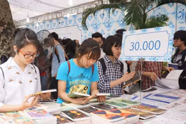 Hội sách ở Hà Nội đạt doanh thu trên 10 tỷ đồng