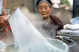 Bánh cuốn thời mở cửa