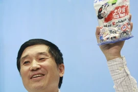 Mất mạng vì bị khỉ đẩy đá rơi trúng đầu