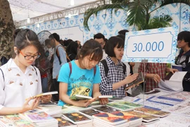 Hội sách ở Hà Nội đạt doanh thu trên 10 tỷ đồng
