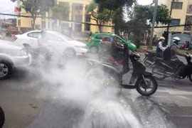 Đang đi, xe máy SHi bất ngờ phát hỏa