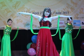 Nữ sinh Đại học Quốc gia khoe tài hết cỡ, khán giả mãn nhãn