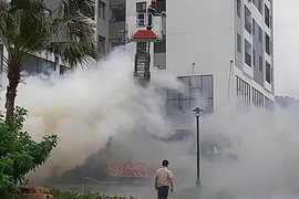 [Clip] Xử lý sự cố cứu nhiều người mắc kẹt trên tầng cao trong vụ cháy giả định tại huyện Thanh Trì