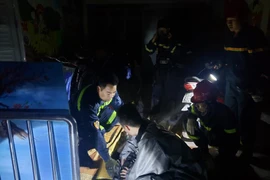 Khám nghiệm hiện trường, điều tra nguyên nhân cháy nhà dân trong đêm 