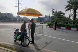 [Clip] Hình ảnh ngày đầu lực lượng Công an triển khai kiểm soát chặt các chốt theo phân vùng "Xanh, cam, đỏ"