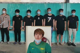 Phát hiện 7 người Trung Quốc trong thùng xe tải nhập cảnh trái phép 