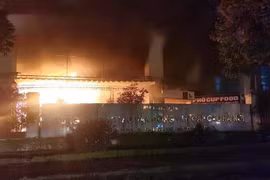 Kịp thời dập tắt đám cháy tối 30 Tết