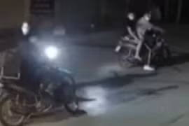 Bắt đối tượng cướp giật tài sản của phụ nữ trong đêm 