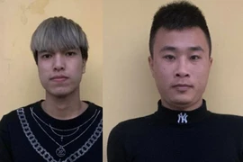 Bắt giam hai đối tượng vào quán karaoke sử dụng trái phép chất ma tuý 