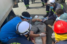 Nhiệm vụ của người lính cứu hỏa trong mùa dịch Covid-19