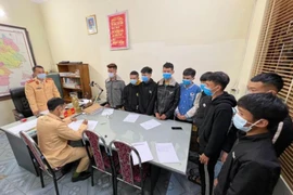 Chốt chặn bắt 10 “quái xế” đua trên quốc lộ