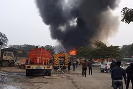 Kịp thời ngăn chặn đám cháy trong khu Linh Đàm 