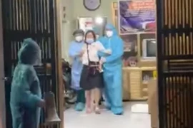 Xử phạt 10 triệu đồng người phụ nữ cố thủ trong nhà, trốn cách ly 