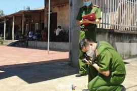 Tạm giữ hình sự đối tượng chống đối tổ công tác phòng, chống dịch Covid-19 