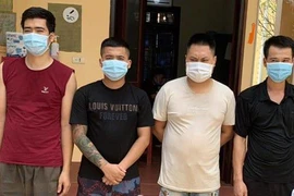 Bắt giữ nhóm đối tượng đánh bạc tại nghĩa trang