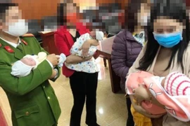 Triệt phá đường dây mua bán trẻ sơ sinh và đẻ thuê sau đó bán sang Trung Quốc 