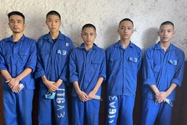 Bắt khẩn cấp chủ quán karaoke có hành vi “Chứa chấp sử dụng trái phép chất ma túy”