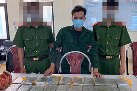 'Gã' thợ săn vận chuyển thuê 20 bánh heroin 