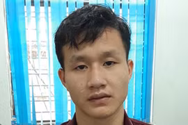 Bắt tên cướp liều lĩnh vờ hỏi mua điện thoại, đâm nạn nhân trọng thương 