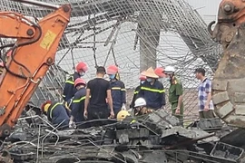 Điều tra nguyên vụ sập giàn giáo khiến hai công nhân tử vong 