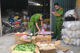 "Phù phép" nguyên liệu không rõ nguồn gốc thành mỹ phẩm nổi tiếng