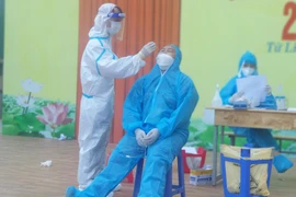 Thu hẹp “vùng đỏ”, “vùng da cam” bảo vệ an toàn “vùng xanh” bằng "thần tốc" tiêm vaccine