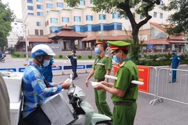 Hiệu quả chốt sàng lọc, hướng dẫn người dân thực hiện quy định phòng chống dịch Covid-19