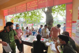 Đảm bảo an toàn phòng chống Covid-19 tại điểm cấp CCCD gắn chip