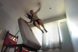 Chiếc giường trị "ngủ nướng"