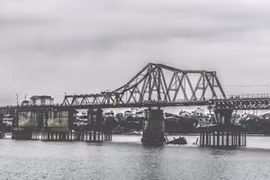 Lăng kính của những người trẻ yêu Hà Nội