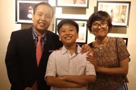 Đỗ Nhật Nam mở triển lãm tranh gây quỹ "Cơm có thịt" 