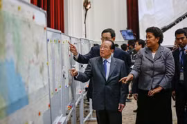 Thủ tướng Anh cho Campuchia mượn 3 bản đồ Đông Dương