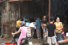 Lực lượng chức năng giải tỏa chợ Cầu Lủ 