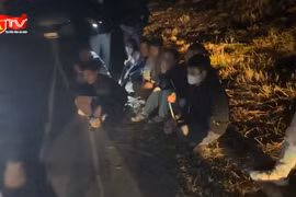 Bóc trần hoạt động của sới bạc lưu động trên sông