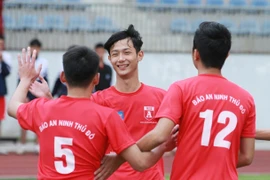 [ẢNH] Loạt trận 13h30 chiều 16-12