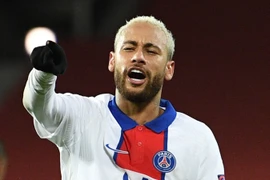 Neymar rực sáng, đẩy M.U vào thế khó