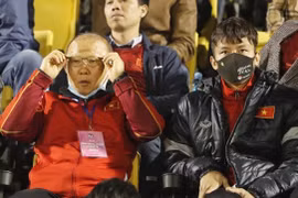 Đội trưởng Quế Ngọc Hải báo "tin dữ" cho thầy Park