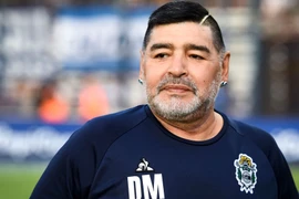Huyền thoại Diego Maradona bất ngờ phải mổ não