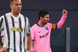 Messi và Barca bắt nạt Juve trong ngày Ronaldo vắng mặt