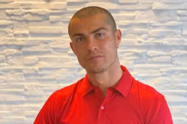 Bị virus Corona "kèm chặt", Ronaldo lỡ dịp chạm trán Messi