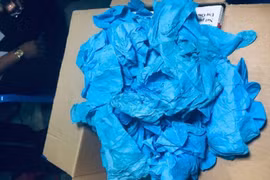 Phát hiện 5 triệu găng tay y tế giả các nhãn hiệu nổi tiếng