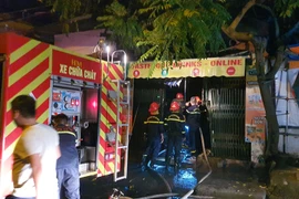 Cứu 2 người thoát nạn trong đám cháy lúc rạng sáng 