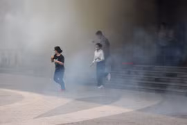 Ấn tượng với những hình ảnh cứu nạn, chữa cháy giả định ở tòa nhà cao tầng tại quận Hoàng Mai