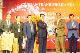 Công an Hà Nội chúc mừng giáng sinh cộng đồng Tin lành Hà Nội 